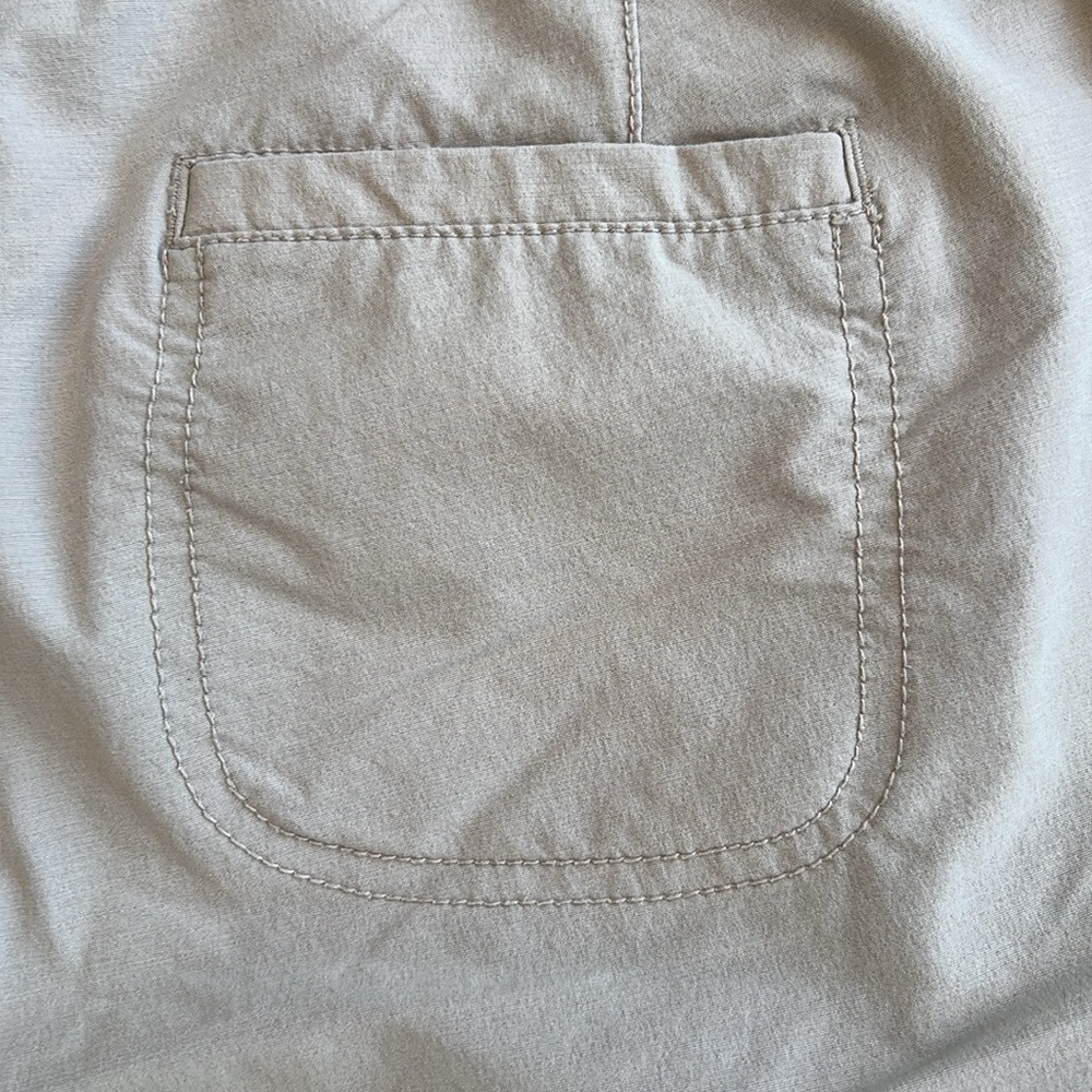 Athleta Women’s Shorts - Picture 9 of 16